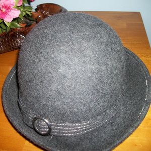 VINTAGE GRAY WOOl FELT BUCKET HAT